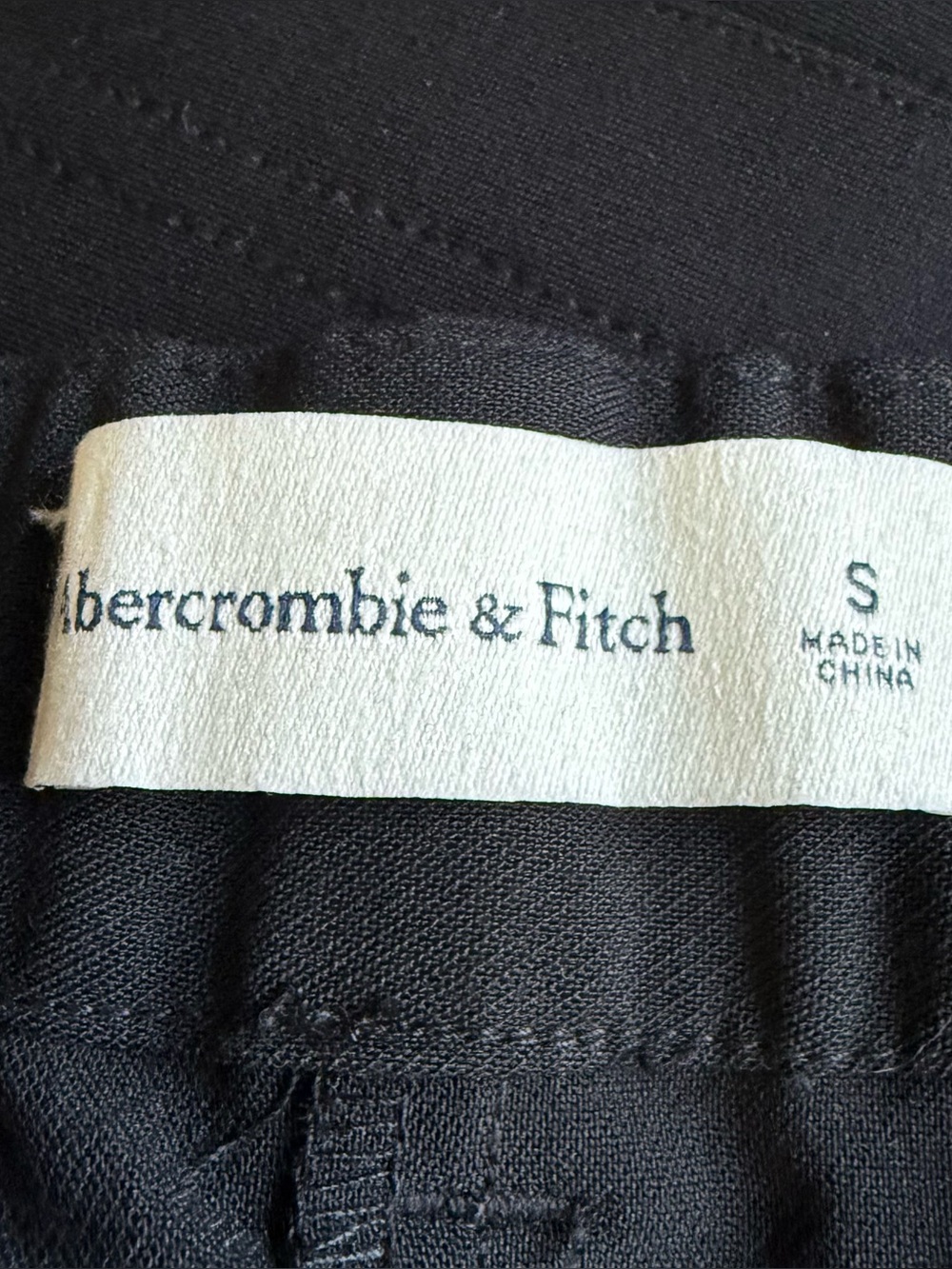 Abercrombie Black High Rise Pleated Trouser Shorts - Picture 4 of 5